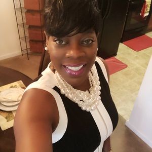 Meet your Posher, Thomasina